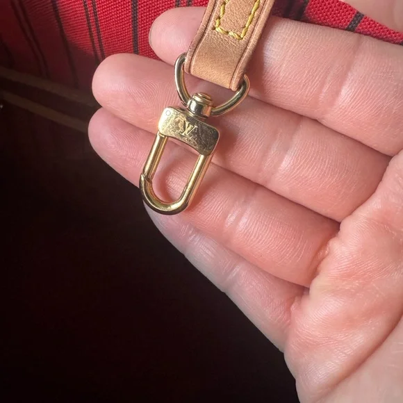 Louis Vuitton Monogram Neverfull MM - Picture 9 of 17